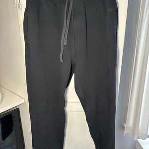 Alo Yoga “The Triumph Sweatpant” Men's Black Jogger Pants